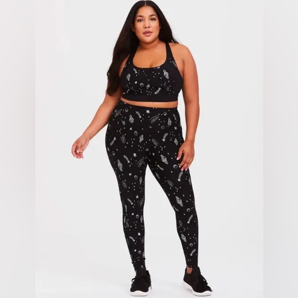 Torrid Black and Gray Galaxy Novelty Print Activewear Leggings Sz 2X - Picture 1 of 4